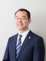 "城墻 裕行"