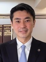 "安達 由幸"