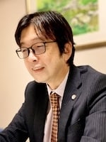 "郷原 友和"