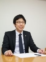"佐々木 亮"