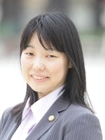 "林 真由美"