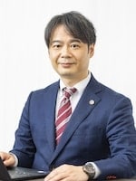 "正込 健一朗"