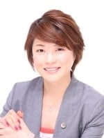 "篠田 恵里香"