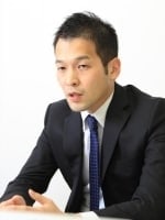 "直田 庸介"