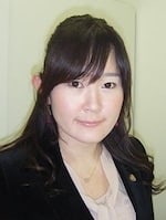 "東 明香"