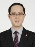 "北川 英佑"