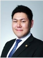 "大久保 八州彦"