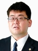 "足立 直士"