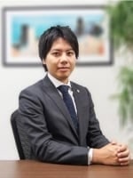 "真鍋 亮平"