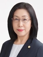 "春名 郁子"